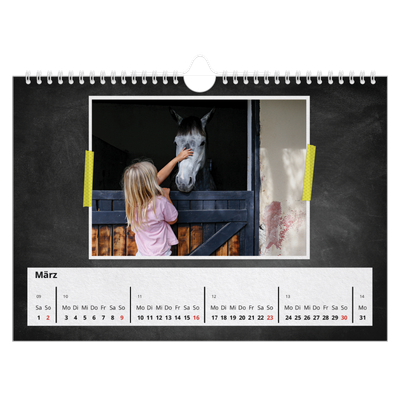 Fotokalender A4 — Fotos mit Klebestreifen-Optik [Marsch]