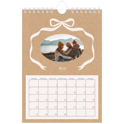 Fotokalender A5 — Kraftpapier und Schleife [April]