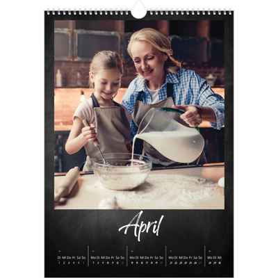 A3 Jahreskalender — Kreidetafel-Stil [April]