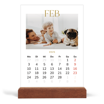 Tischkalender mit Holzfuß Hochformat  — Großer goldener Text [Februar]