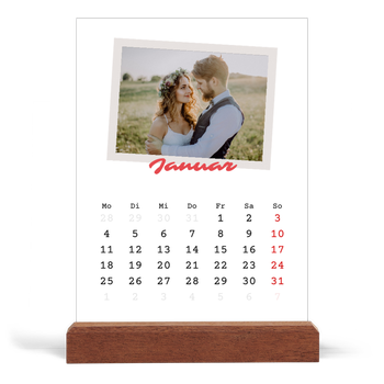 Tischkalender mit Holzfuß Hochformat — Karminrote Signatur