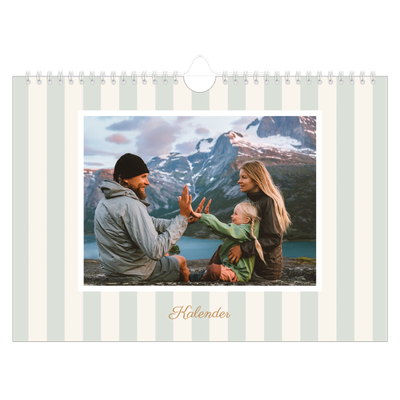 Fotokalender A4 — Schrift und Streifen [deckblatt]