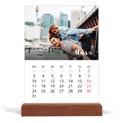 Tischkalender mit Holzfuß Hochformat  — Monat [Marsch]