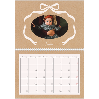Fotokalender A4 doppelt (30 x 40 cm) — Kraftpapier und Schleife [Januar]
