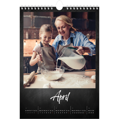 Fotokalender A4 (20 x 30 cm) — Kreidetafel-Stil [April]