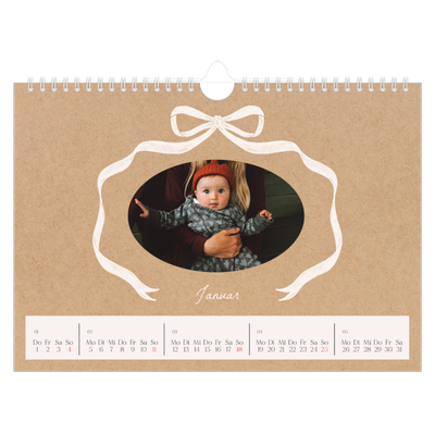 Fotokalender A4 — Kraftpapier und Schleife [Januar]